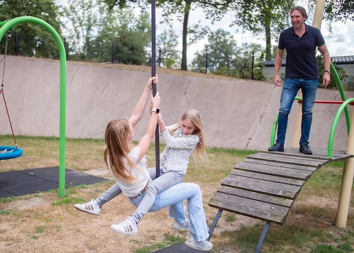 Recreatiepark De Wielerbaan 度假居 瓦赫宁根